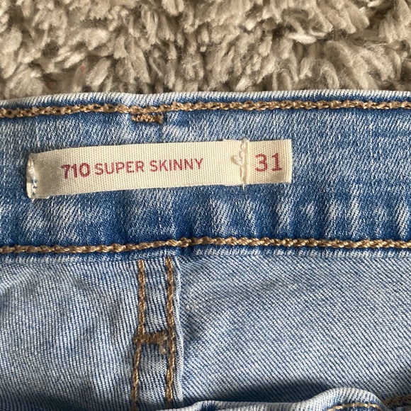 Womens Levi - Picture 2 of 3